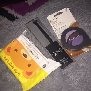 Makeup Wipe, Shadow, and Brush Bundle